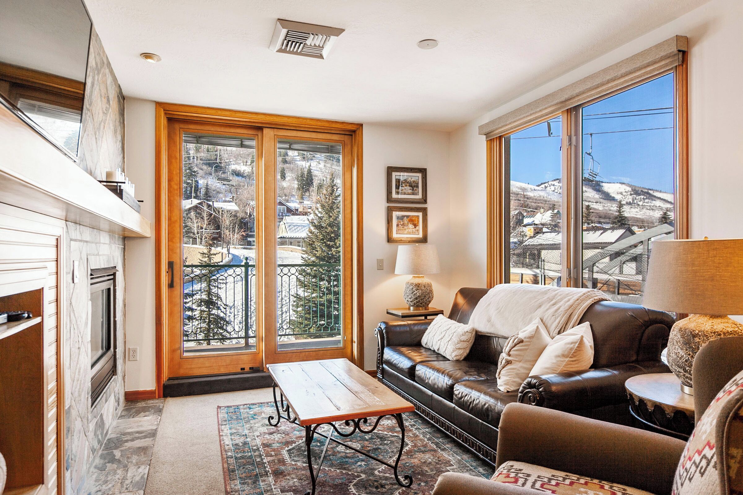 Smart TV, fireplace, DVD player, books