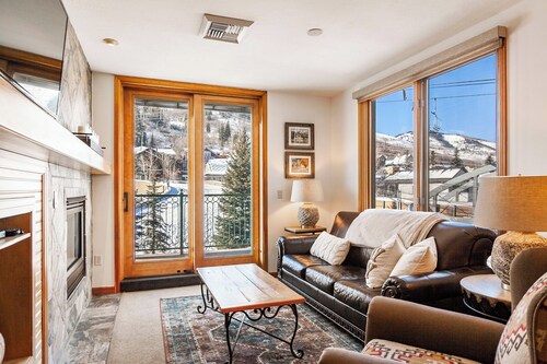 Caledonian 202 | Ski-In/Out | Private Hot Tub | Mountain View | On Main Street | Steps to Town Lift