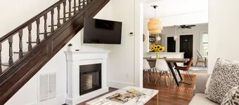 Renovated Townhouse walk to all