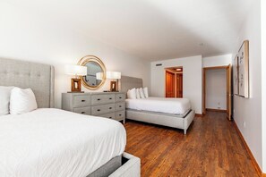 1 dormitorio, escritorio, tabla de planchar con plancha y wifi gratis