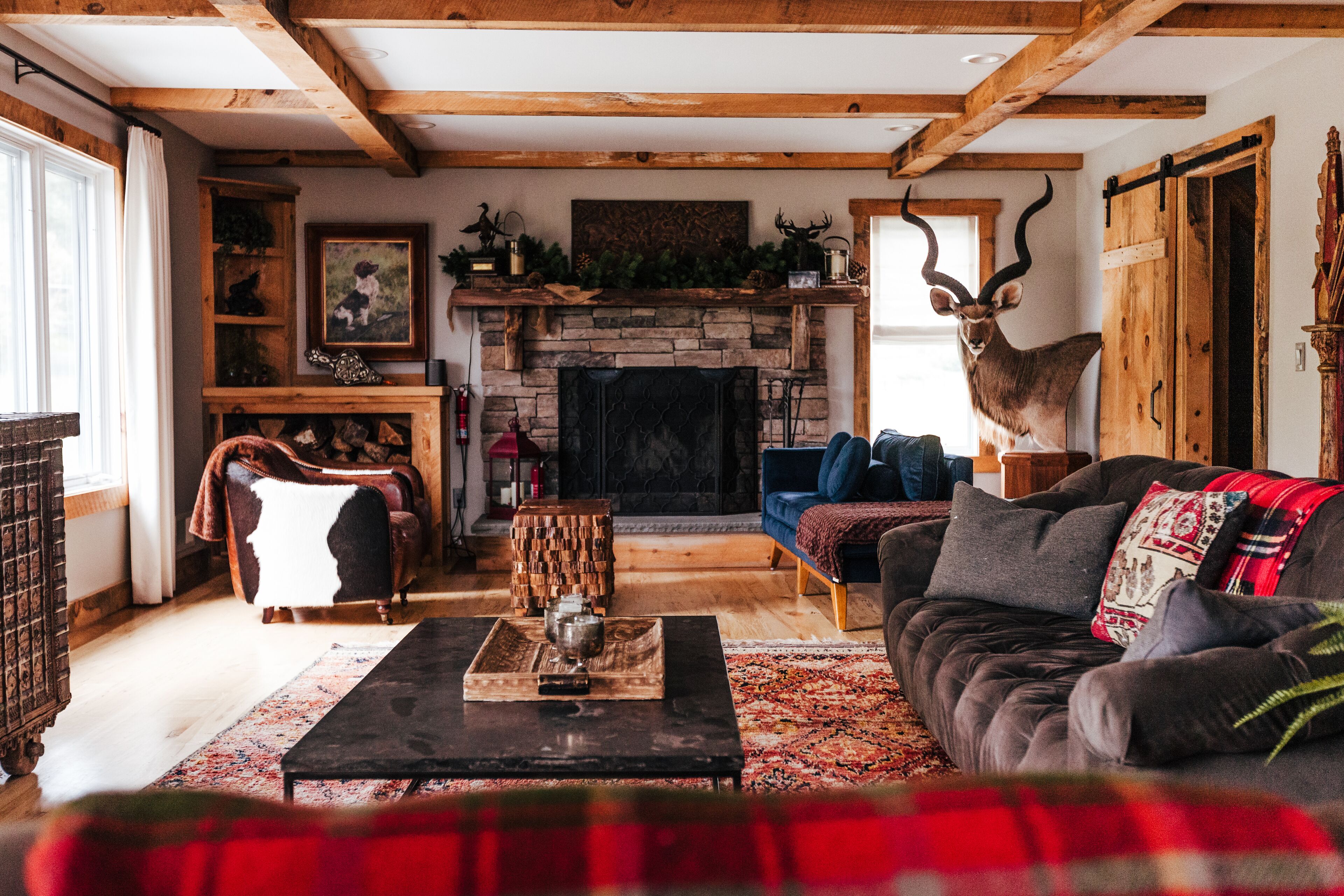 智能电视、壁炉、电子游戏、桌上足球