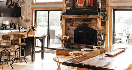 Cavalier Farmhouse - Minutes from Mountain Creek - Ski and Snowboard