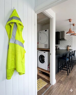 Panoramic Apartment, Private Bathroom, Garden View | Shared kitchen