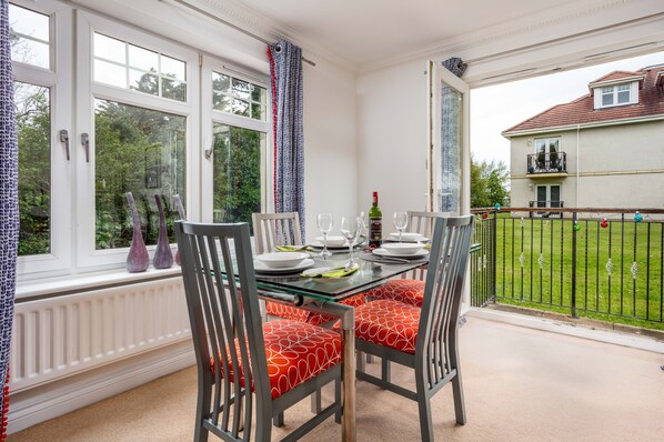 Panoramic Apartment, Private Bathroom, Garden View