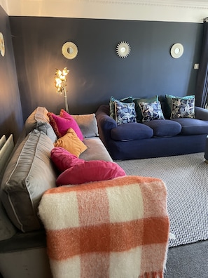 Panoramic Apartment, Private Bathroom, Garden View | Lounge