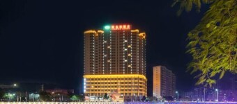 Vienna Hotel (Xinyi Jiaoyucheng River View)