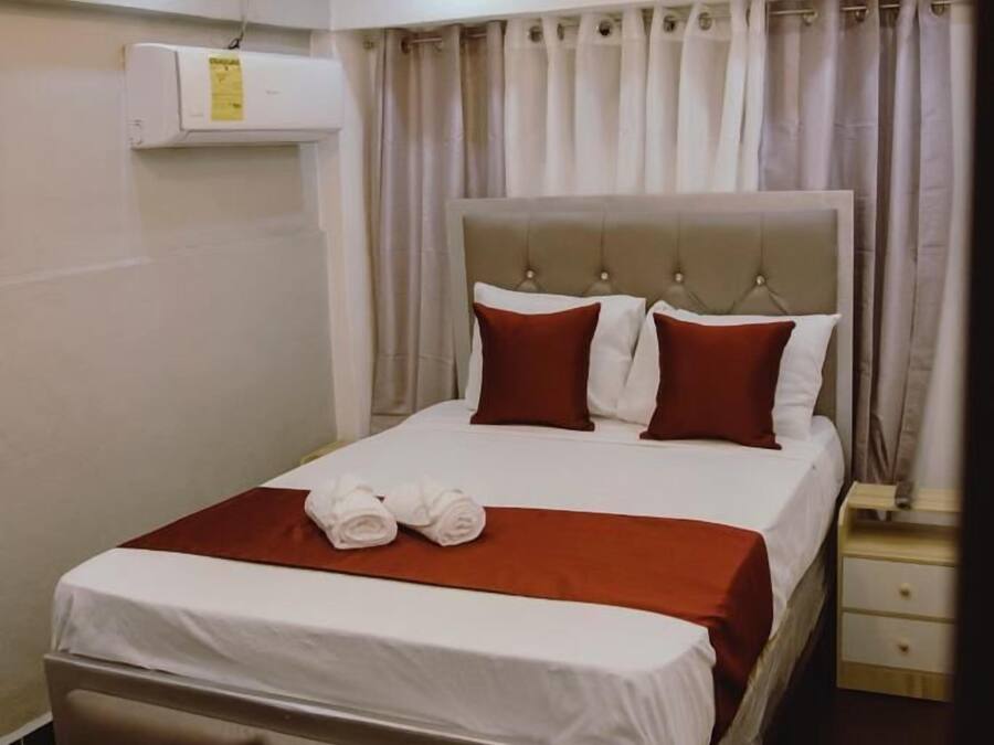 Comfort Room, 1 Twin Bed | WiFi (free), individually decorated, bed sheets