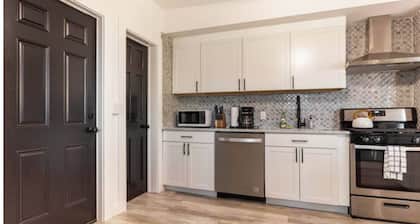 Charming Northfork Townhouse- walk to all