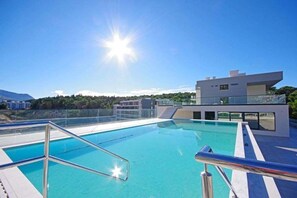 Outdoor pool, a heated pool
