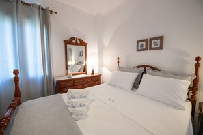 2 bedrooms, iron/ironing board, free WiFi, bed sheets