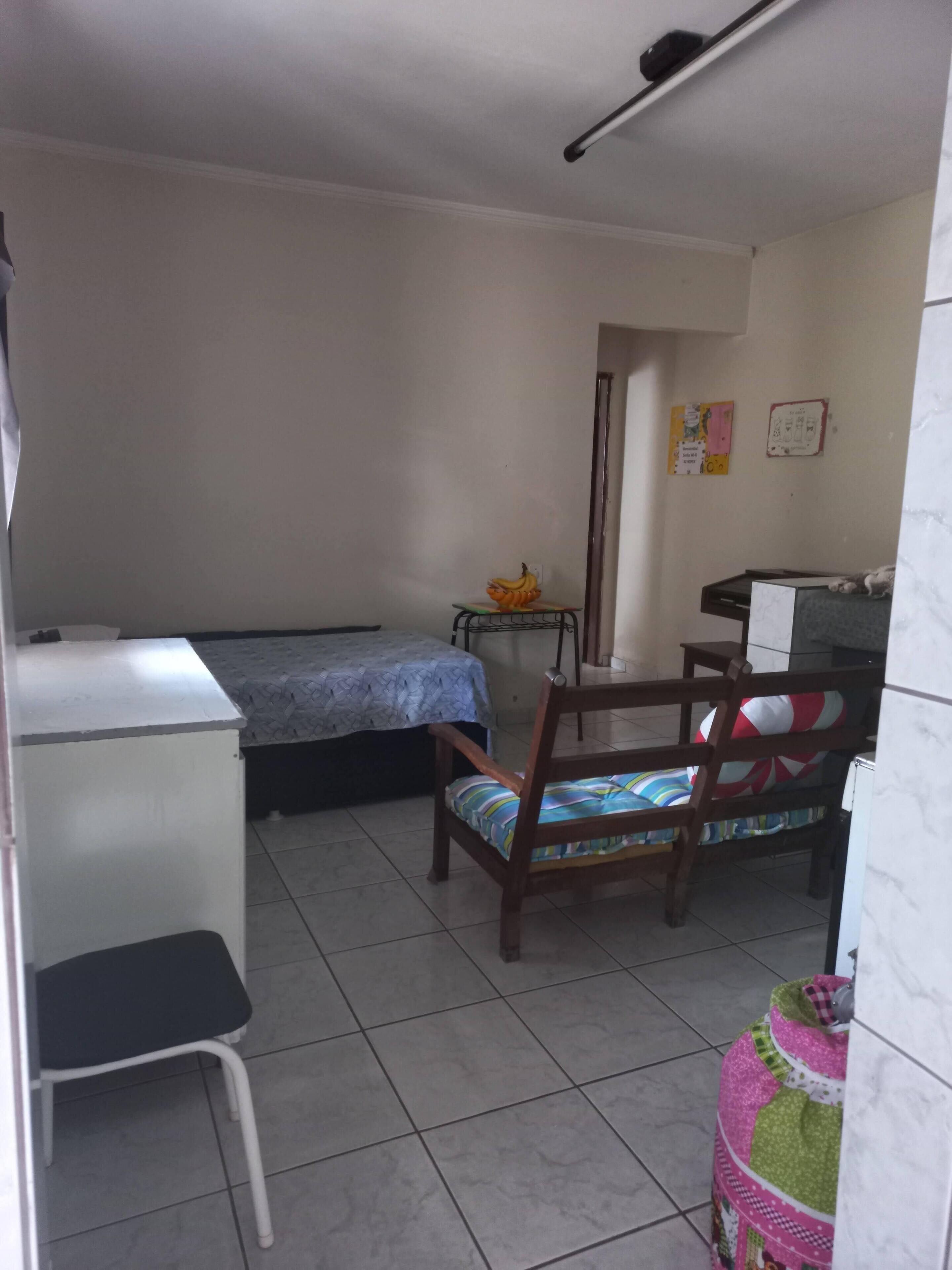 1 quarto, escrivaninha, ferros/tábuas de passar roupa, Wi-Fi