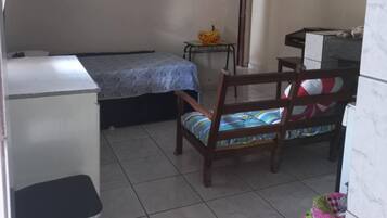 1 quarto, escrivaninha, ferros/tábuas de passar roupa, Wi-Fi