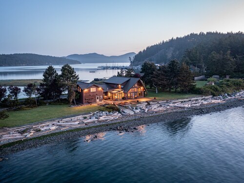 Panoramic View, Private, Low Bank Waterfront