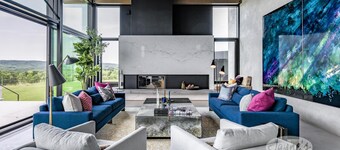 5bdrm 7bath modern oasis in Creemore! Pool! Hot Tub! Sauna! Podcast Media Rm!