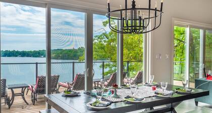 SW Exposure at this 4 bdrm, 3 bath cottage with stunning views of Lake Muskoka!