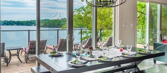 SW Exposure at this 4 bdrm, 3 bath cottage with stunning views of Lake Muskoka!