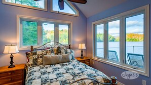5 bedrooms, free WiFi, bed sheets - Beautiful 5bed, 4bath Rosseau Lake cottage in private bay with home theatre! (Rosseau)