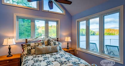 Beautiful 5bed, 4bath Rosseau Lake cottage in private bay with home theatre!