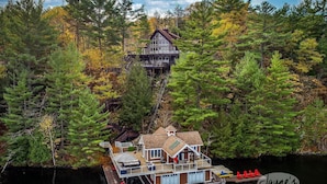 Property grounds - Beautiful 5bed, 4bath Rosseau Lake cottage in private bay with home theatre! (Rosseau)