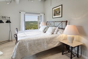 5 多间卧室、熨斗/熨衣板、WiFi、床单