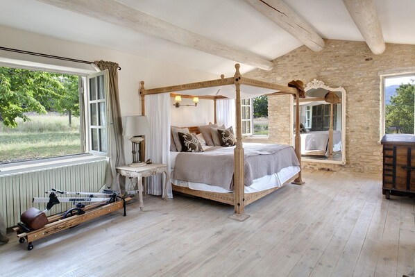 5 chambres, fer et planche à repasser, Wi-Fi, literie fournie