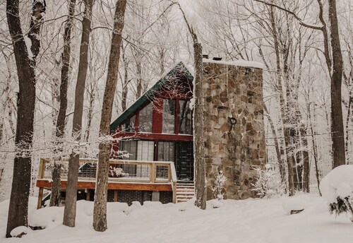 A-Frame-Away cozy secluded cabin minutes from 7Springs