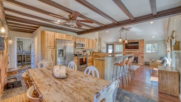 冰箱、微波炉、烤箱、炉灶