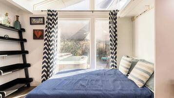 1 quarto, escrivaninha, ferros/tábuas de passar roupa, Wi-Fi de cortesia