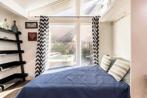 1 slaapkamer, een bureau, een strijkplank/strijkijzer, gratis wifi