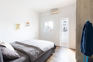 2 bedrooms, iron/ironing board