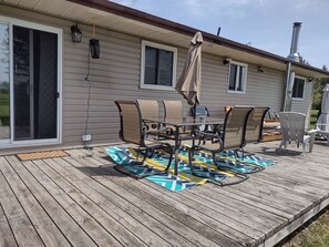 Outdoor dining - Modern Rustic Home with WoodStove & Pool Table (Kemble)