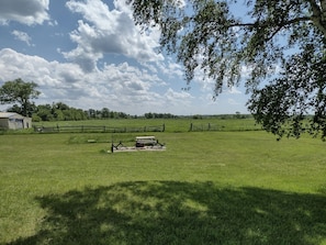 Property grounds - Modern Rustic Home with WoodStove & Pool Table (Kemble)