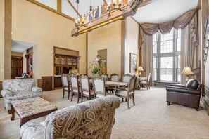 Interior - The ResidenZ at Bavarian Inn - Historic Estate located in downtown Frankenmuth  (Frankenmuth)