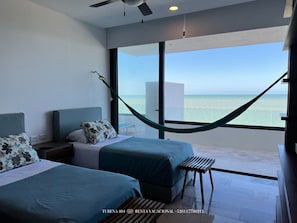 4 chambres, coffres-forts dans les chambres, fer et planche Ă repasser
