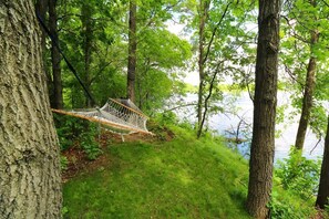 Property grounds - Gorgeous Lake Home with Hot Tub - by MOA and MSP (Inver Grove Heights)