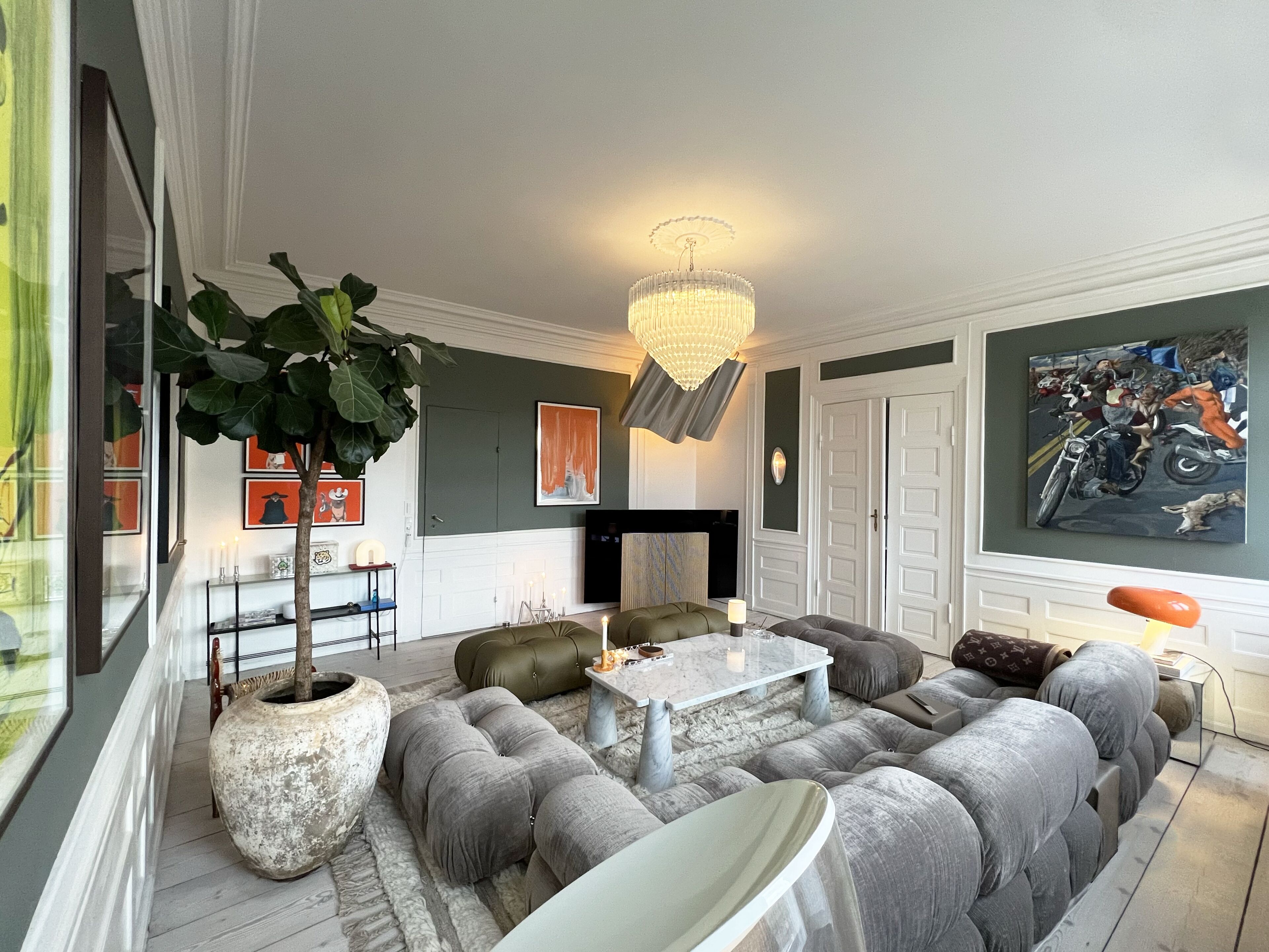 Smart-tv, eldstad, tv-spel och dvd-spelare