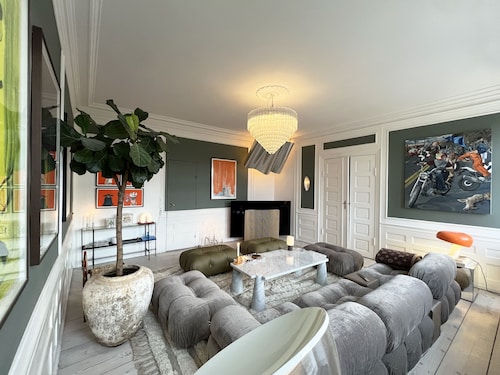 NEW Luxury 'Kings Garden' 240m2 Prime Located Flat