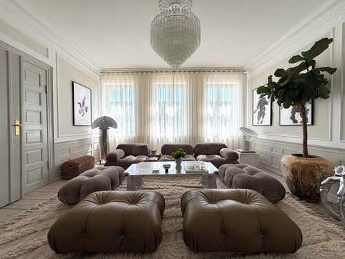 NEW Luxury 'Kings Garden' 240m2 Prime Located Flat