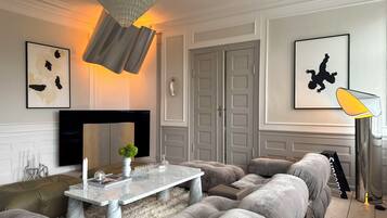 Smart TV, fireplace, video games, DVD player