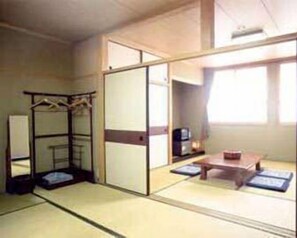 Room - Kawabe Furusato no Yado (Ozu)