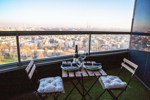 DREAM VIEW OF PARIS 10min from the center 135m2 with Terrace Edge of the canal