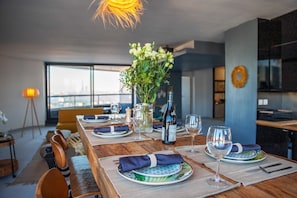 Dining - DREAM VIEW OF PARIS 10min from the center 135m2 with Terrace Edge of the canal (Suresnes)