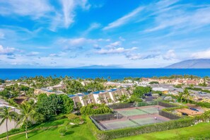 Sport court - Quiet condo with lanai, pools & hot tubs - walk to the beach (Kihei)