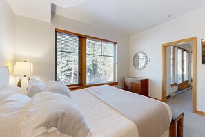 2 habitaciones, tabla de planchar con plancha, internet y ropa de cama