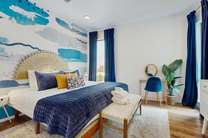 3 عدّة غرف نوم ومكواة/لوح كي وواي فاي وملاءات أسرّة