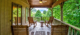 Secluded Dog-Friendly Home w/Wrap-Around Deck, Fast WiFi, Deck, Gas Grill