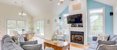 TV, fireplace, DVD player