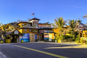 المنشأة من الخارج