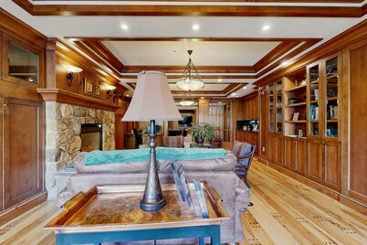 Resort Townhome with Deck, Grill, Fireplace, WiFi, Shared Pool/Hot Tub/Sauna