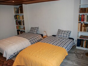 3 Schlafzimmer, Bügeleisen/Bügelbrett, Reisekinderbett, kostenloses WLAN